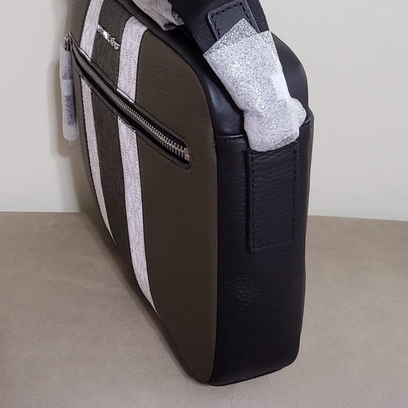 Michael kors Hudson Pebbled Leather and Logo Stripe Camera Bag - Picture 3 of 5